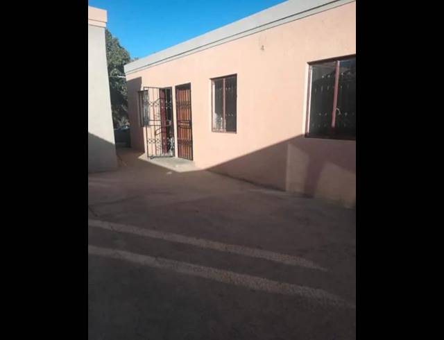 2 BEDROOM HOUSE FOR SALE IN SOSHANGUVE R